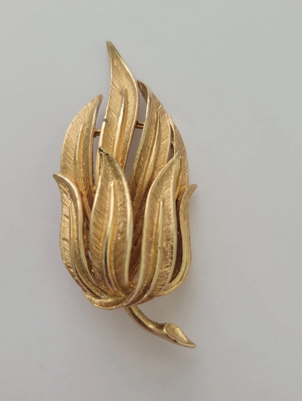 Vintage Signed Coro Fern Leaf Brooch Pin Gold Tone MCM Statement Feminine
